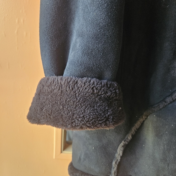 Blue Duck Black Shearling Coat with Hood - Picture 4 of 9